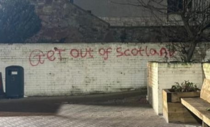 EDINBURGH_MOSQUE_GRAFFITI_DN01